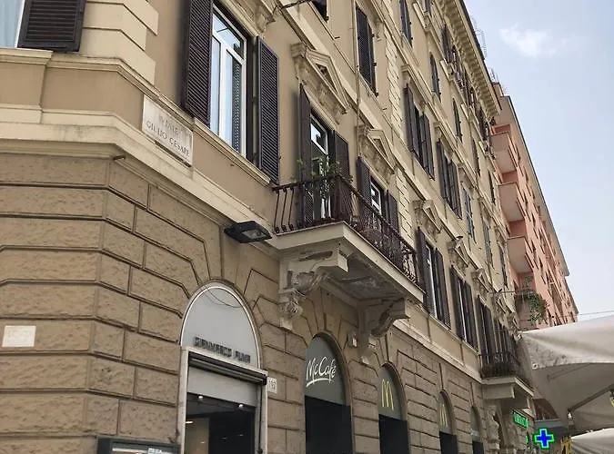Vatican Places House 2*
